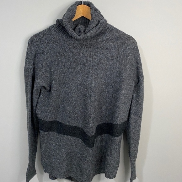 Camber & Grace Women's Light Knit Long Sleeve Gray Turtleneck Sweater Size Small - Picture 1 of 10